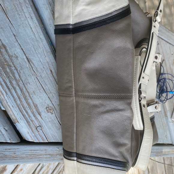 Coach purse - Picture 6 of 8